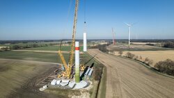 Bau der 100. Windenergieanlage (Enercon E-147) in Coesfeld<br />
© BBWind Projektberatungsgesellschaft mbH