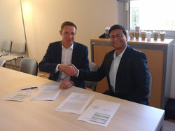 links: Remi Perrin, Assistant Director of the Energy Department, CNR / rechts: Dr. Varun Gaur, Deputy General Manager (Business Development & Partnerships), energy & meteo systems<br />
© energy & meteo systems GmbH