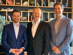 Robert van de Sandt (neuer GF), Bert Heinrich (alter GF), Mischka Stollner (neuer GF)<br />
© ENLITE Management und Engineering GmbH