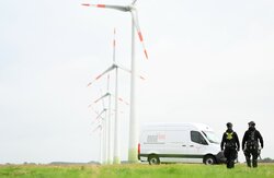 ENOVA Service Einsatzteam im Windpark Bunderhee<br />
© ENOVA Service GmbH