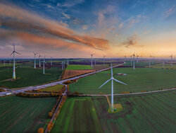 Bestehender Windpark im Burgenlandkreis. Insgesamt 16 Alt-Anlagen werden hier durch 10 neue ENERCON-Anlagen ersetzt.<br />
© European Energy Deutschland GmbH