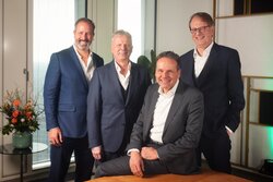 From left to right: Lars Meyer, Ewald Woste, Dr Urban Keussen, Prof Werner Süss<br />
© NeXtWind Management GmbH