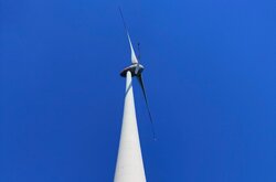 Mehr als 2.500 Windenergieanlagen nutzen node.energy für Meldungen nach StromStG und EEG<br />
© node.energy GmbH