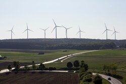 Bayerns größter Wald-Windpark, geplant und gebaut von OSTWIND<br />
©  Herbert Grabe/OSTWIND