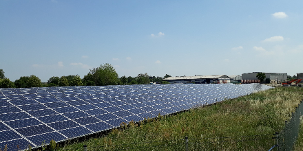 Thüga Erneuerbare Energien (THEE) erwirbt zwei Solarparks in Bayern und Sachsen-Anhalt