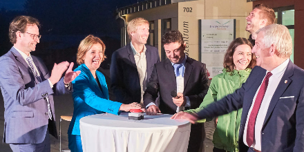 Premiere in Rheinland-Pfalz: Ministerpräsidentin Dreyer, wiwi consult und Lanthan Safe Sky nehmen System zur Bedarfsgerechten Nachtkennzeichnung in Betrieb
