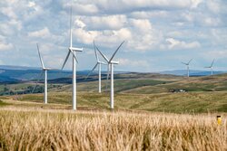 Nach Fertigstellung soll der Windpark rund 15.000 Haushalte mit klimafreundlichem Strom versorgen.<br />
© Q-Energy Deutschland GmbH