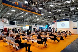 Program all about smart grids and prosumers at the EM-Power Forum<br />
© Solar Promotion GmbH