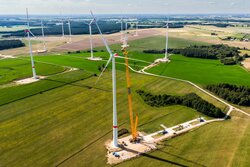 After the sale of three wind farms, additional soon-to-be-completed wind farms are now up for sale<br />
© Flightseeing